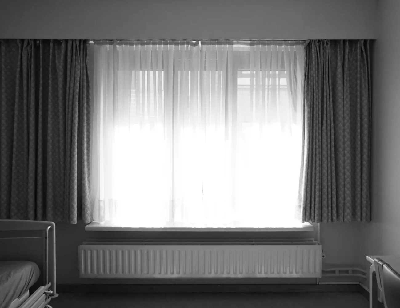 Ausblick; innenliegend; Gardine; Textil, weich. Gardine (innen)